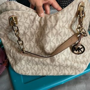 Gently used michael kors purse